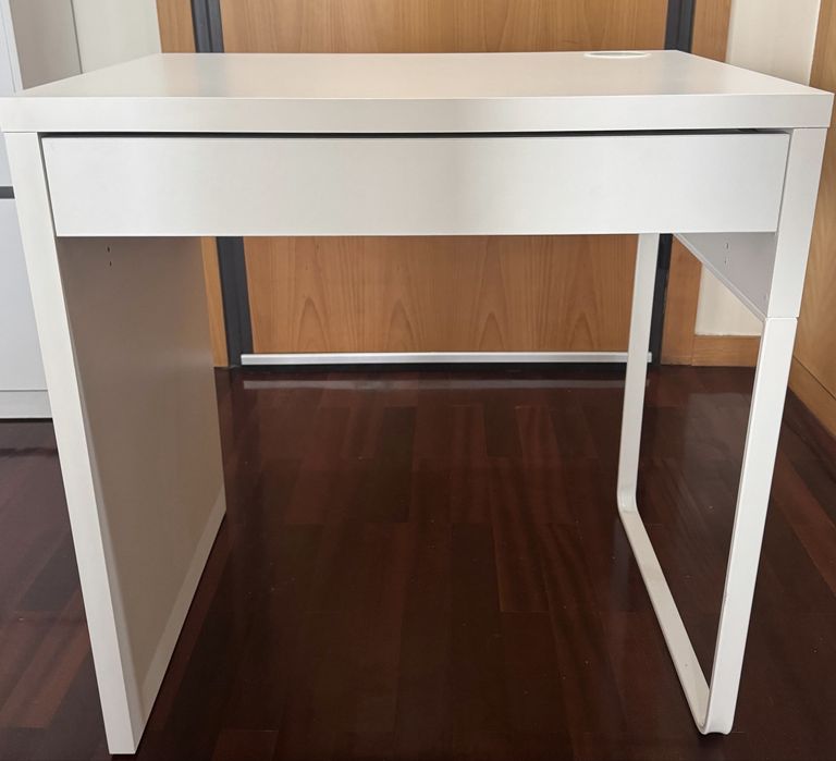 Secretaria Micke ikea + Cadeira