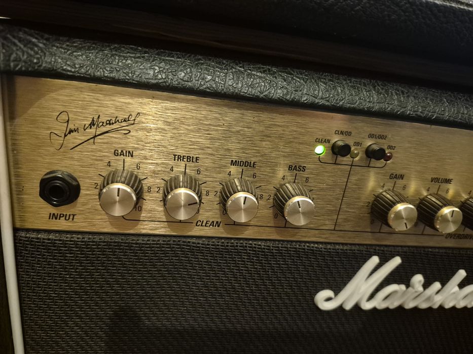 Marshall JCM 2000 DSL 401