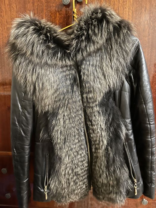 Шкіряна куртка жилетка