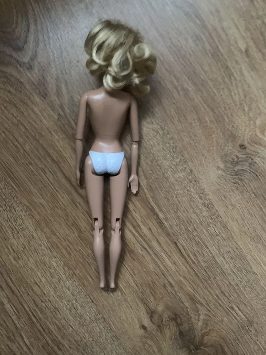 Lalka Barbie ruchomę  ręce i nogi
