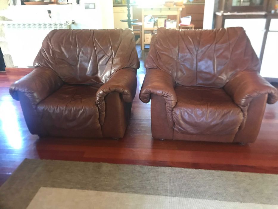 Conjunto de sofás - 2 individuais e 1 sofá-cama