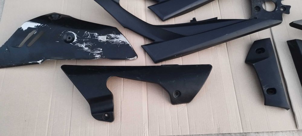 Пластик Suzuki GSR 600 06-10 Накладка боковая хвост плуг оригинал