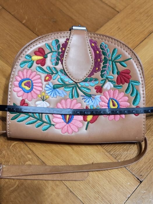 Mała torebka typu cross body/listonoszka ZARA
