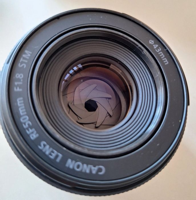 CANON RF 50 f1.8