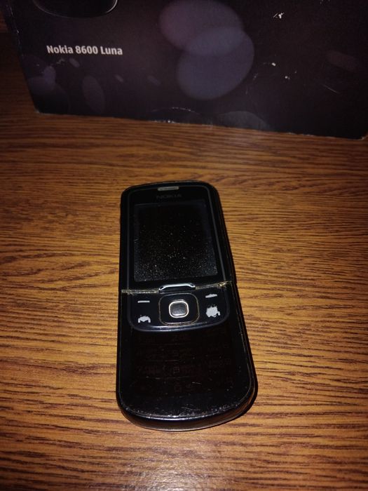 Nokia 8600 luna кнопочний телефон