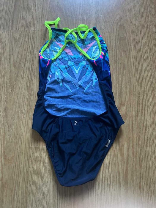 Fato de banho de menina da Decathlon