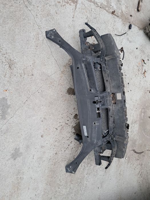 Pas przedni z chłodnicami golf 5