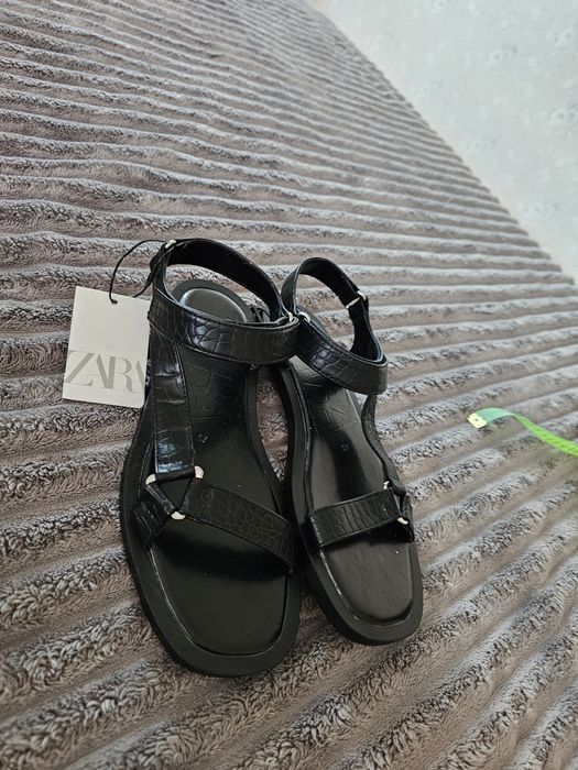 Босоніжки Zara ,жіночі нові ,розмір 37