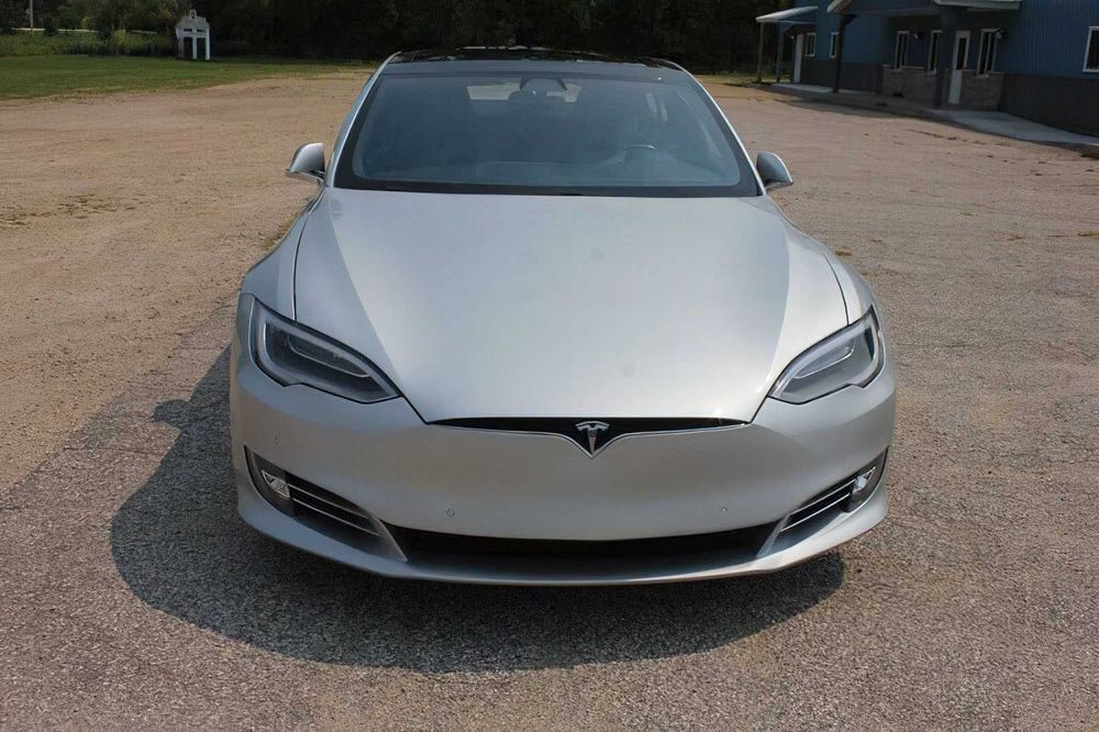 Tesla Model S 100D      2017