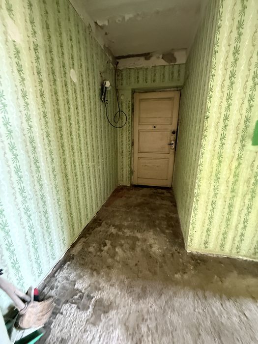 Продам 1-кімнатну квартиру без ремонту