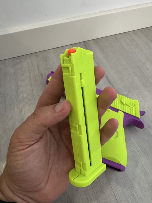 Arma de brincar estilo Desert Eagle