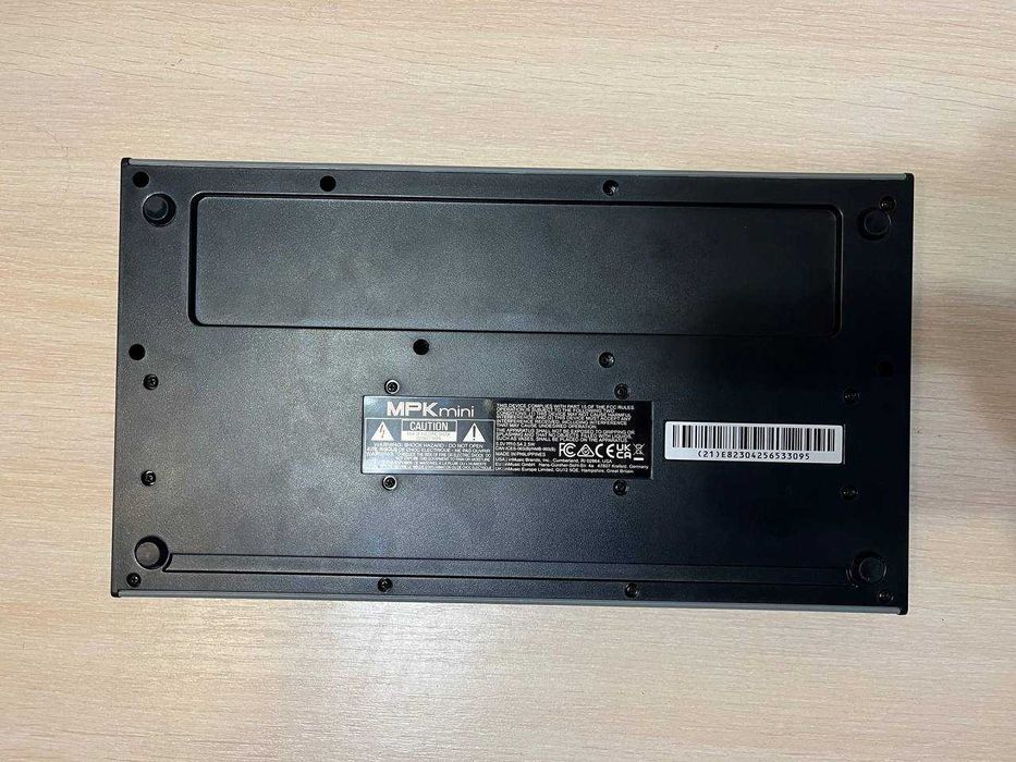 MIDI-клавіатура Akai MPK Mini