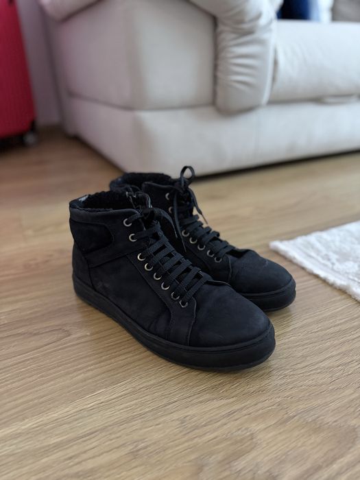 Чорне чоловіче взуття Estro