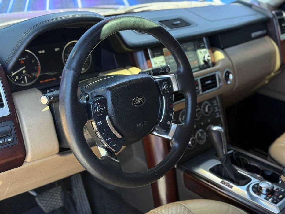 Land Rover Range Rover 2010, 5.0 бензин, автомат
