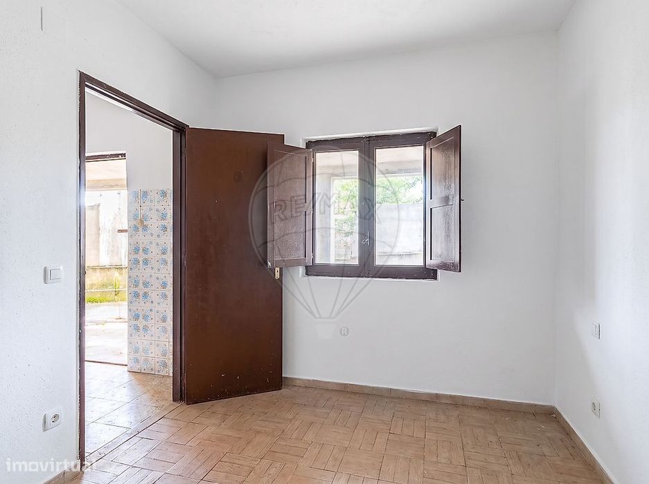 Moradia T5 para venda