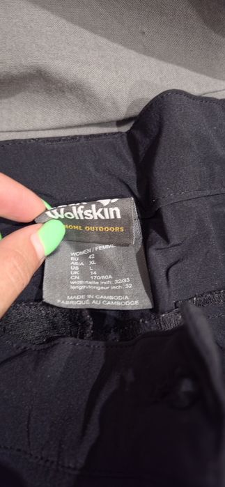 Чорні жіночі штани Jack Wolfskin