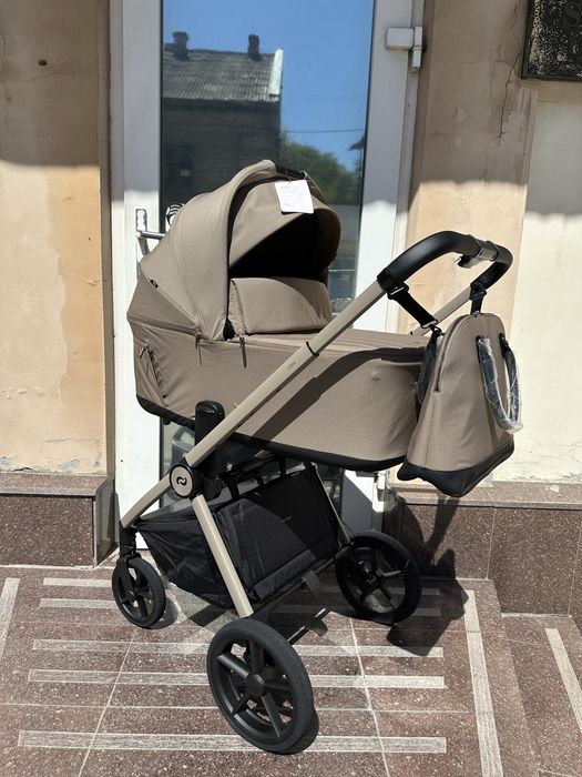 Універсальна коляска 2в1 Carrello Ultra F 2026 року зі складною люлькою