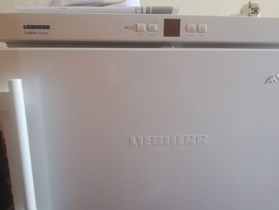Морозильну камеру Liebherr GN 2323 No Frost. 6 ящиків. Стан гарний . Самовивіз. 
Габарити (ШxГxВ) 60x63x144.7 см
Кількість дверей 1