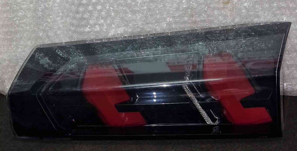 Farolim da Mala Direito FR26950232 - PEUGEOT 2008 II