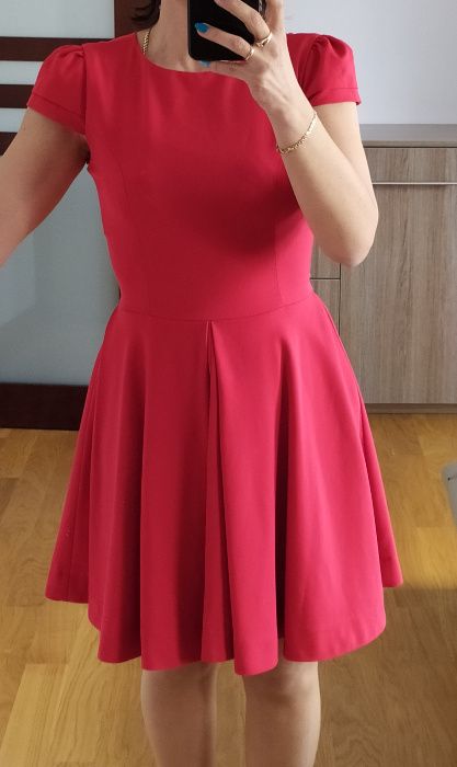 Czerwona rozkloszowana sukienka roz. 36
