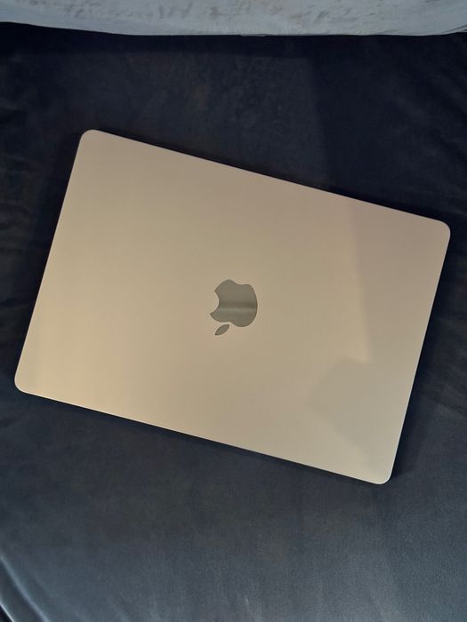 MacBook Air M2 13" / 16 GB / 256 GB