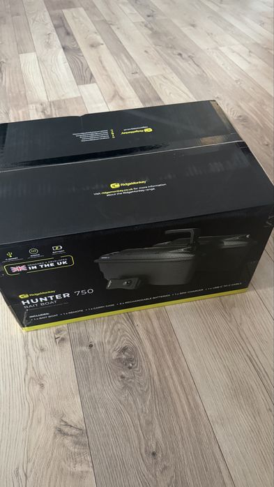 Łódka Zanętowa Ridge Monkey Hunter 750 Bait Boat