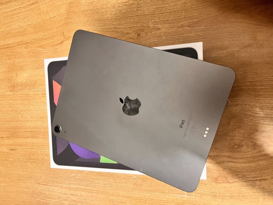 Zestaw iPad air 4 Pękniety