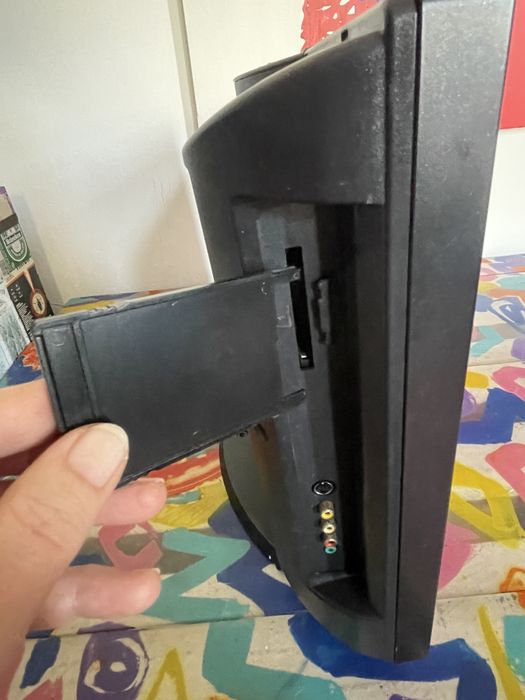 Tv Sony Bravia LCD digital 20’ com comando, a funcionar perfeitamente