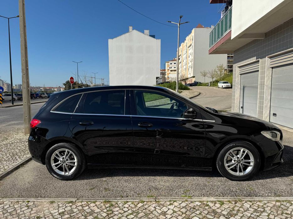 Mercedes-Benz B180 W247 automática