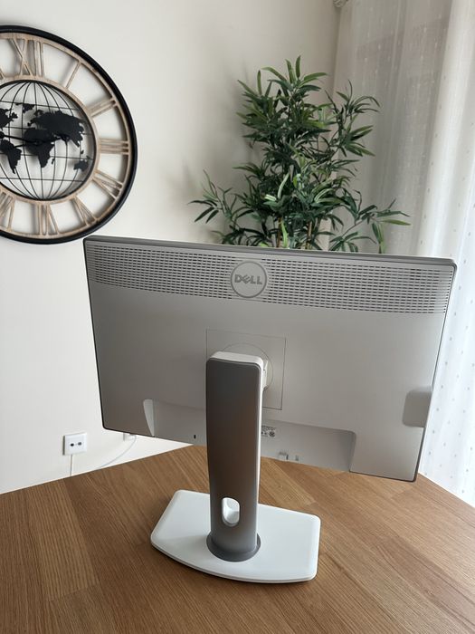 Monitor DELL de 24 polegadas