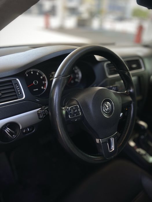 Volkswagen Jetta 1.8 турбо бензин