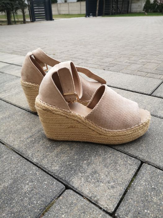 Sandały na koturnie roz. 38