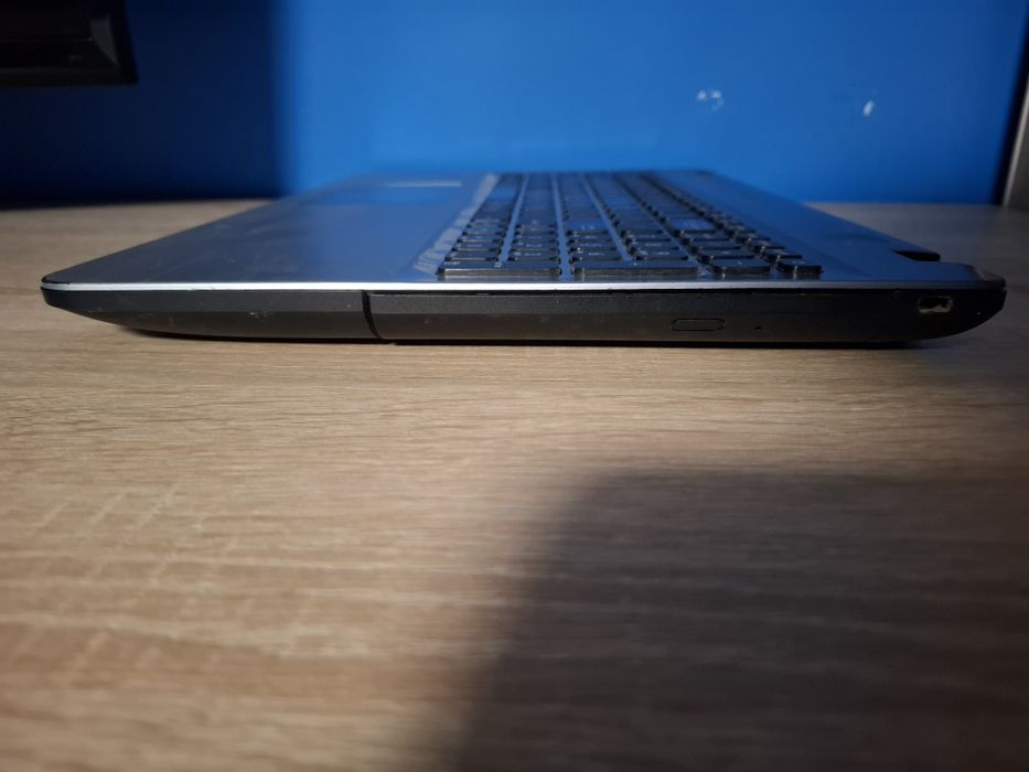 Laptop Asus R541N z ładowarką bez matrycy