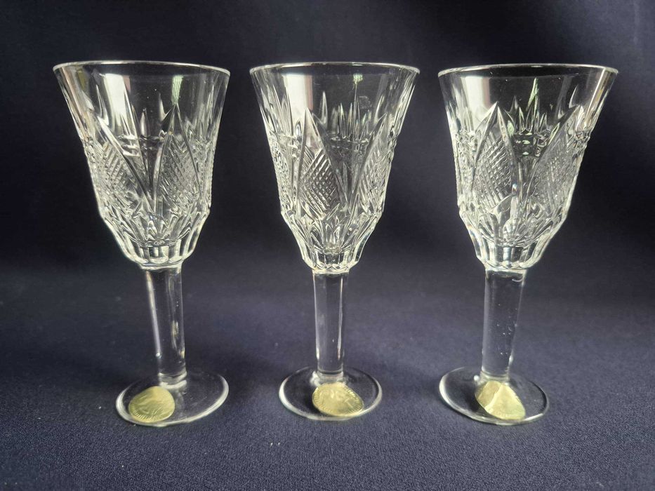 Три хрустальные рюмки