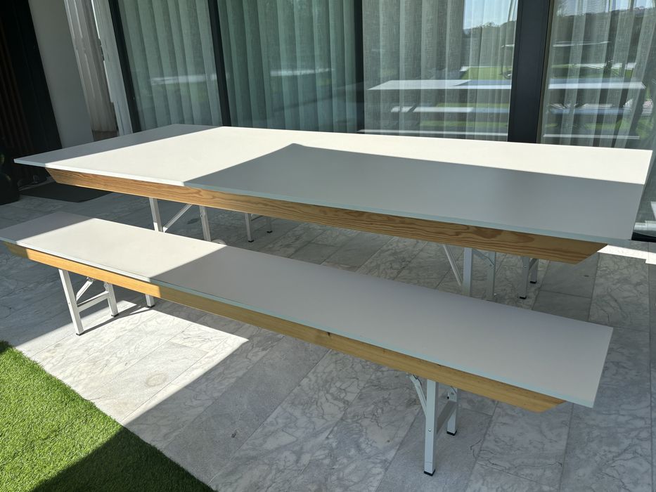 Conjunto mesa + bancos