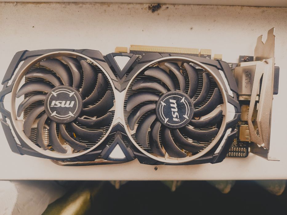 MSI RX 570 8 ГБ , гарний стан, гарантія