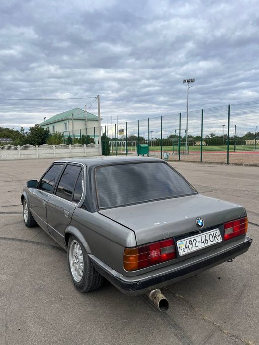 Продам bmw e30 318 возможен обмен!