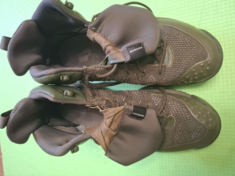 Продам високіі кросівки  Nike б/у