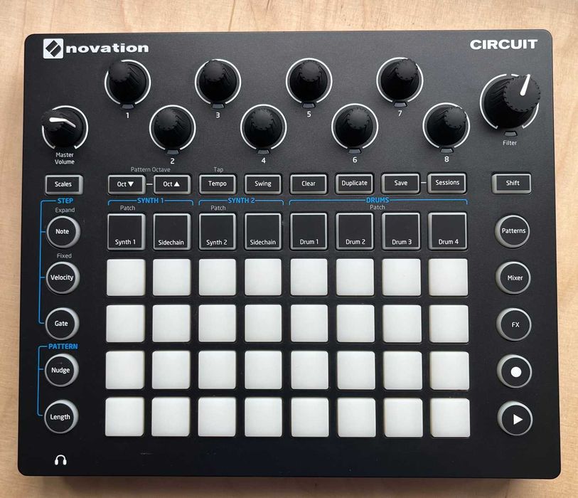 Novation Circuit