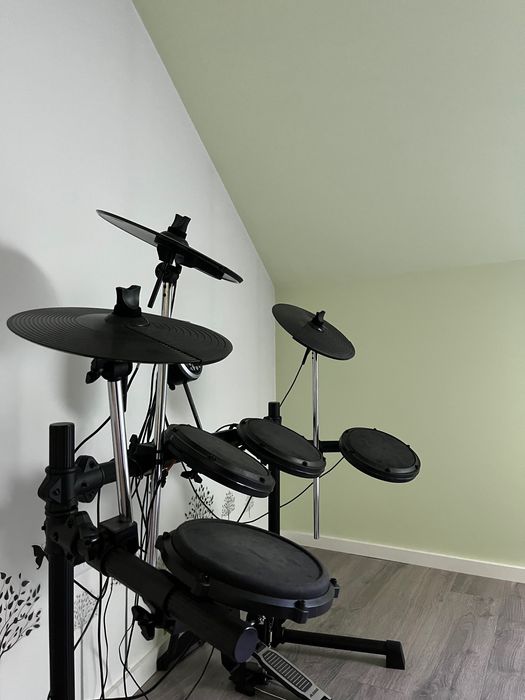 bateria elétrica Alesis praticamente nova