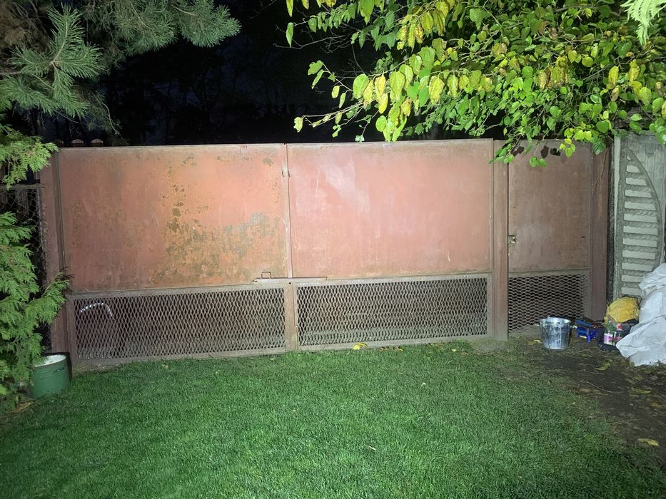 Продам ворота металлические с калиткой