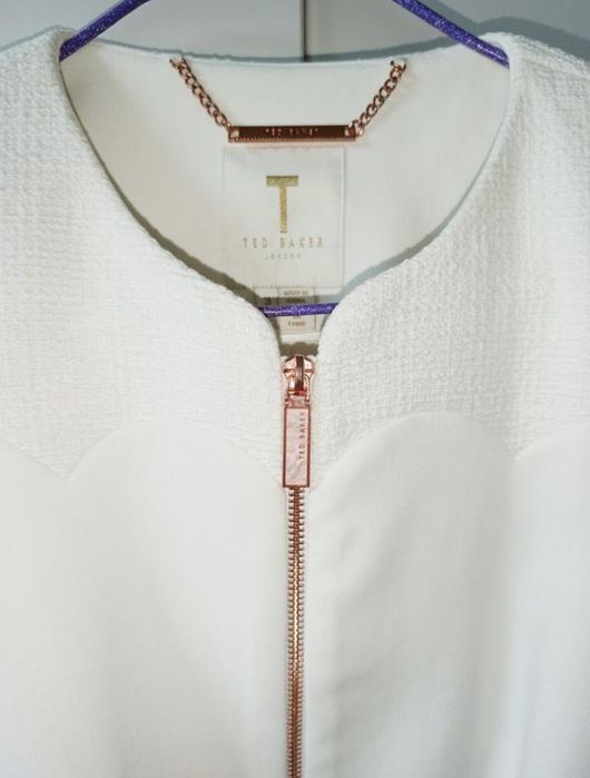 Жіночий стильний жакет