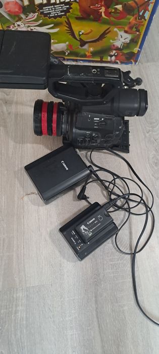Відеокамера Canon C300 pl