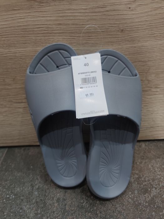 Klapki męskie 4F rozmiar 40