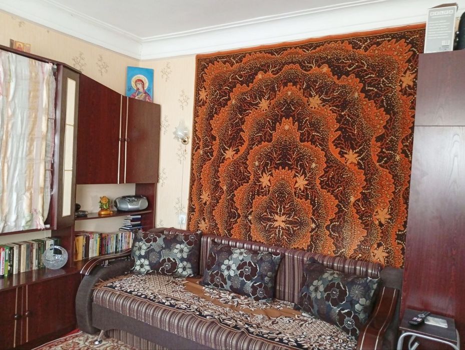 Продаю  будинок в інгульському районі .