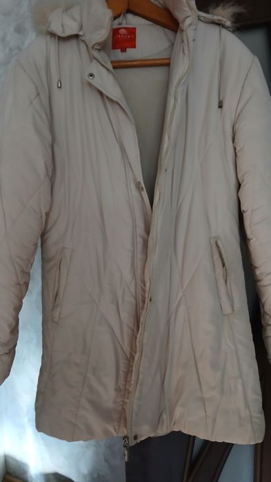 Продам зимову  курточку