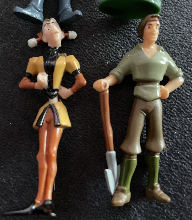 Figurki z kinder niespodzianki - Pocahontas i 101 Dalmatyńczyków