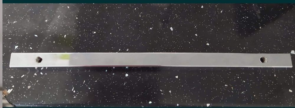 Uchwyty do mebli metalowe