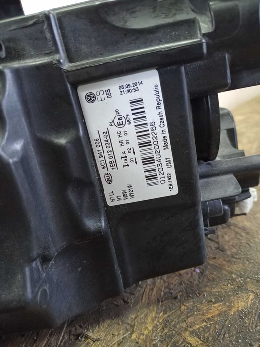 VW Volkswagen Polo 5 V 6C lampa przód przednia prawa oryginał EU