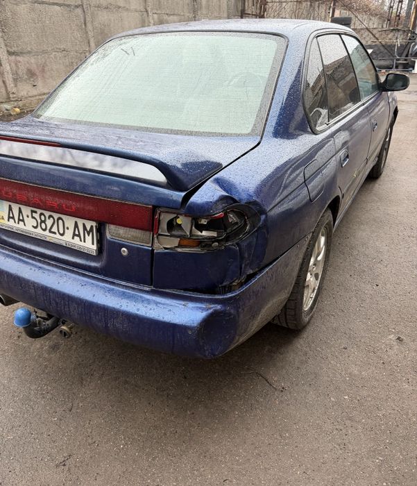 Субару Легаси 1995 автомат 2,5л